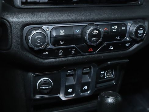 Used 2024 Jeep Wrangler Sport S image 23