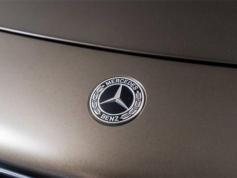 Used 2022 Mercedes-Benz SL 63 AMG 4MATIC w/ AMG Aerodynamic Package image 43