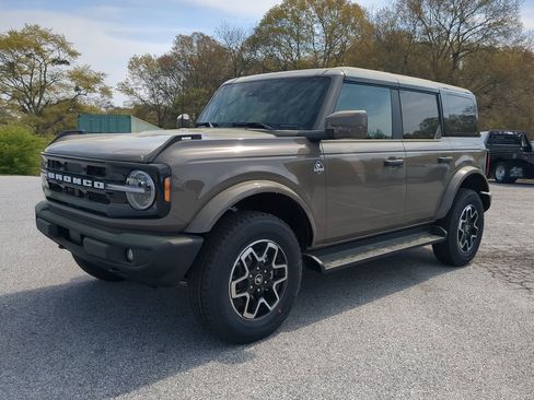 New 2026 Ford Bronco Outer Banks image 6