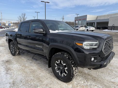 Certified 2022 Toyota Tacoma TRD Off-Road w/ TRD Premium Off Road Package image 6