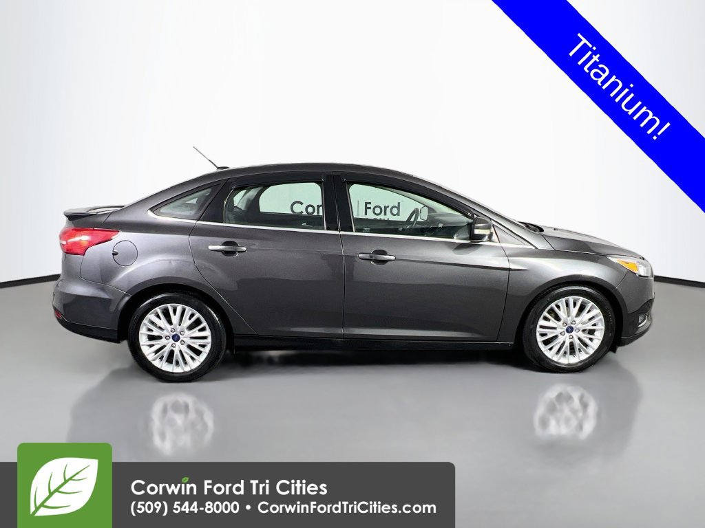 Used 2015 Ford Focus Titanium FWD image 17