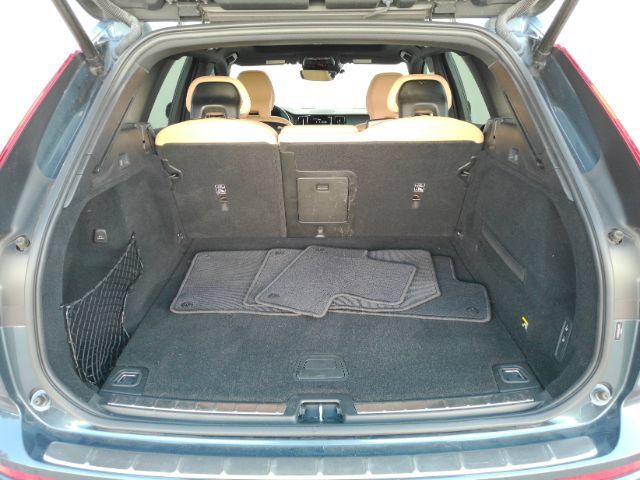 Used 2019 Volvo XC60 T5 Momentum w/ Premium Package FWD image 26