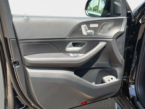 New 2026 Mercedes-Benz GLS 450 4MATIC image 17