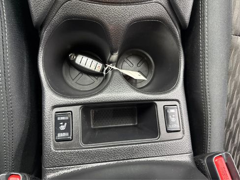 Used 2018 Nissan Rogue SV AWD/4WD image 19