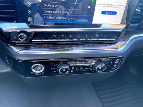 Used 2024 Chevrolet Silverado 1500 LT image 27