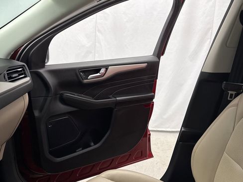 Used 2021 Ford Escape SEL image 20