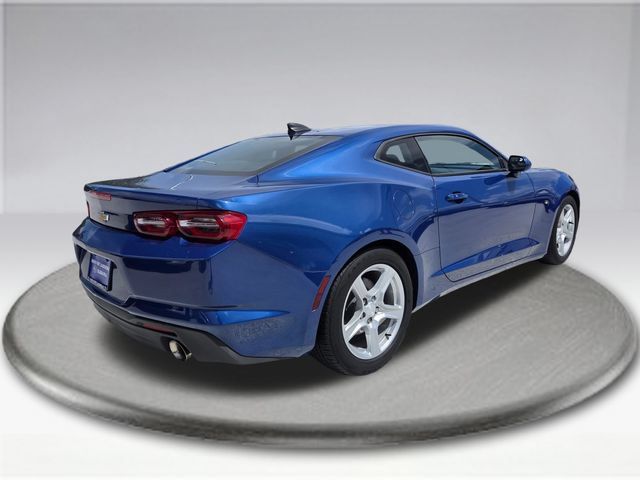 Used 2023 Chevrolet Camaro LT RWD image 10