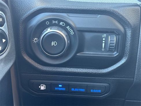 Used 2024 Jeep Wrangler Unlimited image 33