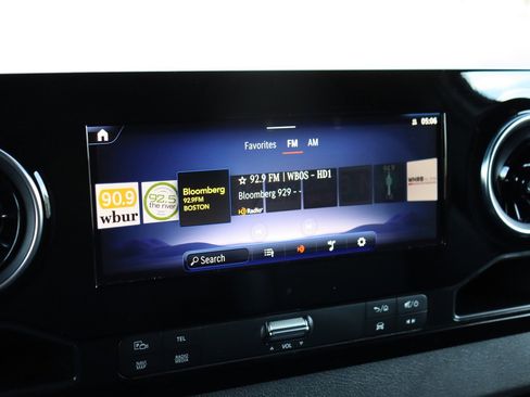 Used 2024 Mercedes-Benz eSprinter 170 Cargo image 31