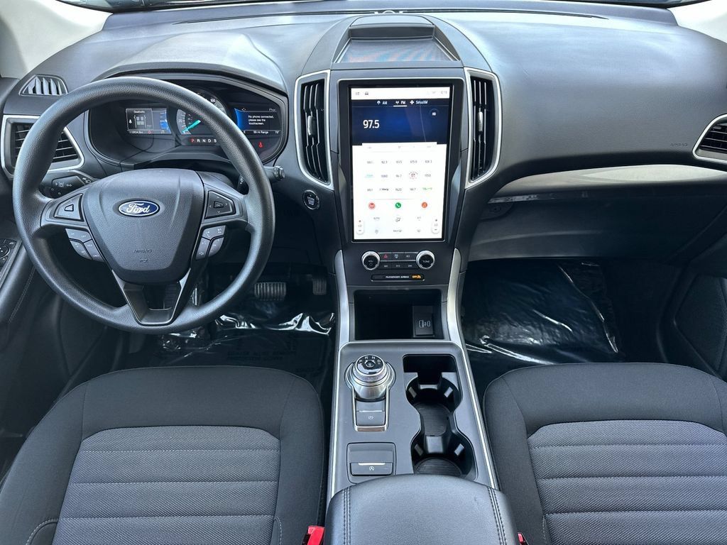 Used 2024 Ford Edge SE w/ Black Appearance Package AWD/4WD image 16