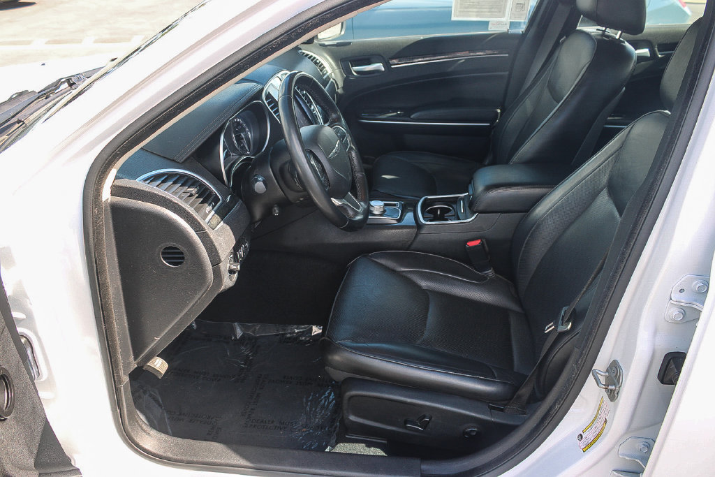 Used 2021 Chrysler 300 Touring L AWD/4WD image 20