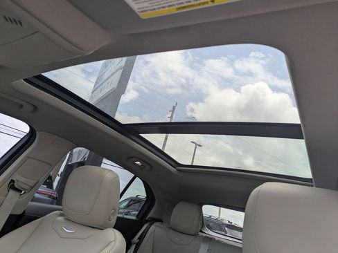 Used 2019 Cadillac XT4 Premium Luxury FWD image 22
