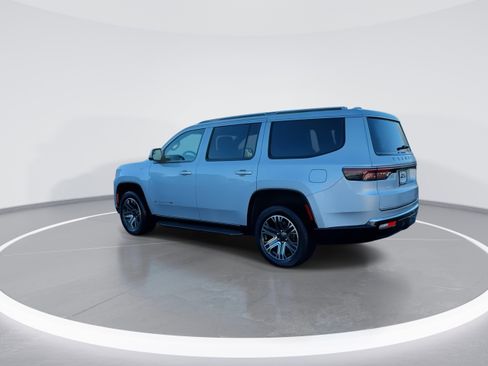 Used 2022 Jeep Wagoneer Series III w/ Convenience Group I image 6