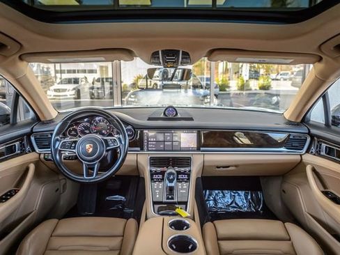 Used 2018 Porsche Panamera image 3