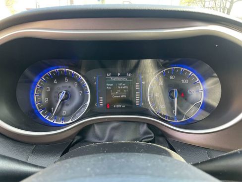 Used 2023 Chrysler Voyager LX FWD image 18