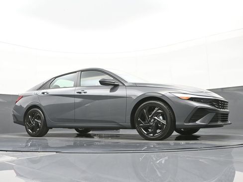 Certified 2026 Hyundai Elantra Sport w/ Cargo Package image 46