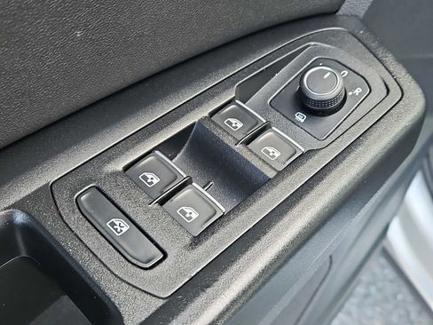 Used 2019 Volkswagen Atlas SE w/ Towing Package image 13