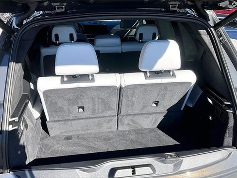 Used 2026 BMW X7 xDrive40i w/ Executive Package image 38