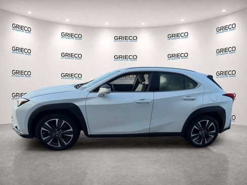 Used 2020 Lexus UX 200 w/ Premium Package FWD image 4