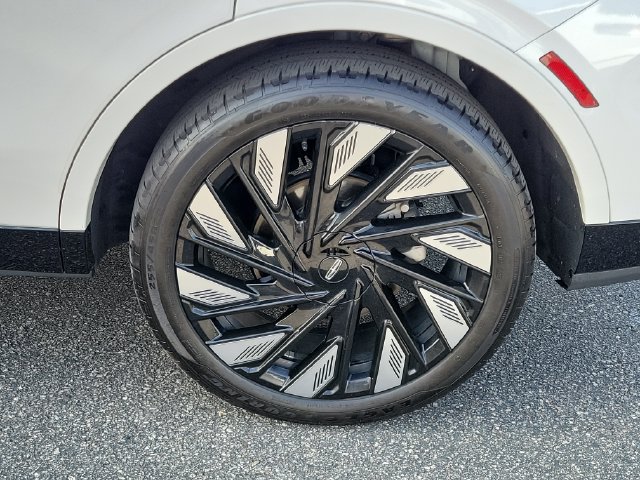 Used 2024 Lincoln Nautilus Reserve w/ Jet Appearance Package (87T) AWD/4WD image 30