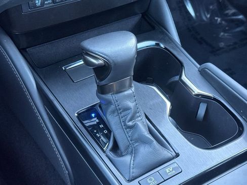 Used 2025 Lexus ES 300h w/ Premium Package image 20