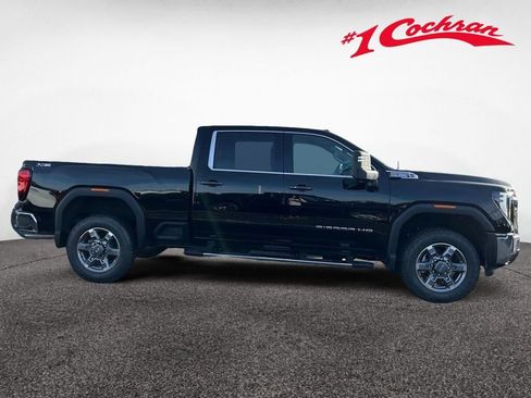 New 2026 GMC Sierra 2500 SLE image 3