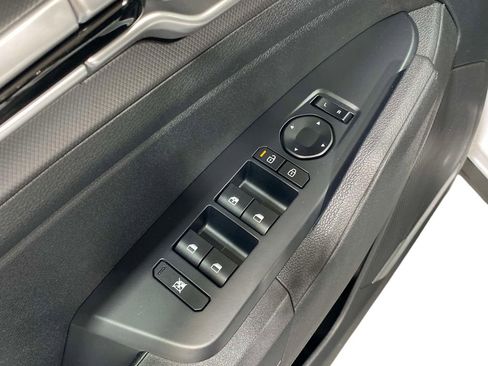 New 2026 Kia Sportage LX FWD image 18