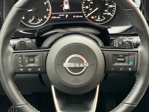 Used 2025 Nissan Pathfinder SL FWD image 14
