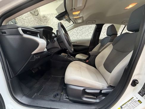 Used 2022 Toyota Corolla LE FWD image 18