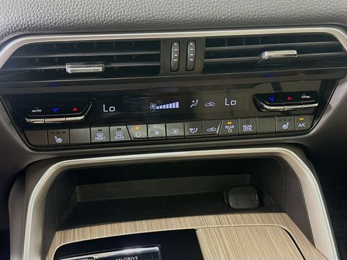 Used 2024 MAZDA CX-90 Plug-In Hybrid w/ Premium Pkg image 24