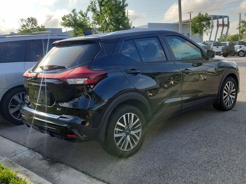 Certified 2023 Nissan Kicks SV FWD image 3