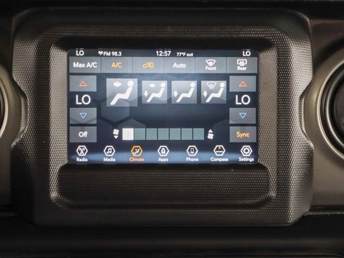 Used 2018 Jeep Wrangler Unlimited Sport S AWD/4WD image 19