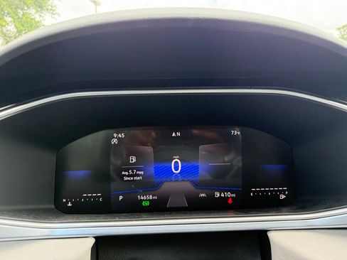 Used 2025 Volkswagen Taos SE w/ Panoramic Sunroof Package image 24