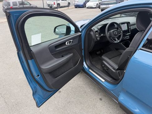 Used 2023 Volvo C40 P8 Recharge Plus w/ Protection Package Premier AWD/4WD image 9