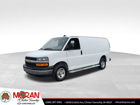 Used 2024 Chevrolet Express 2500 w/ Driver Convenience Package image 4