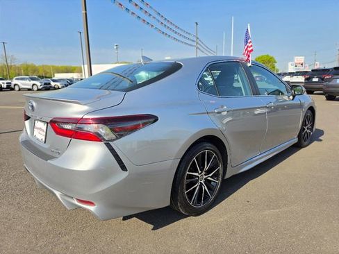 Used 2022 Toyota Camry SE w/ Audio Upgrade Package FWD image 7