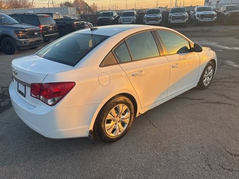 Used 2014 Chevrolet Cruze LS image 3