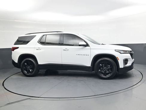 Used 2023 Chevrolet Traverse LT w/ Midnight/Sport Edition image 3