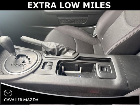 Used 2010 MAZDA MX-5 Miata Sport image 12