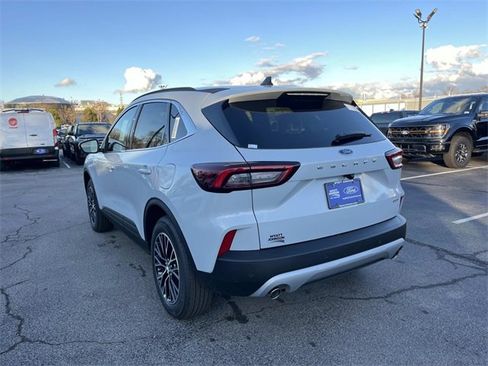 New 2026 Ford Escape SE image 5