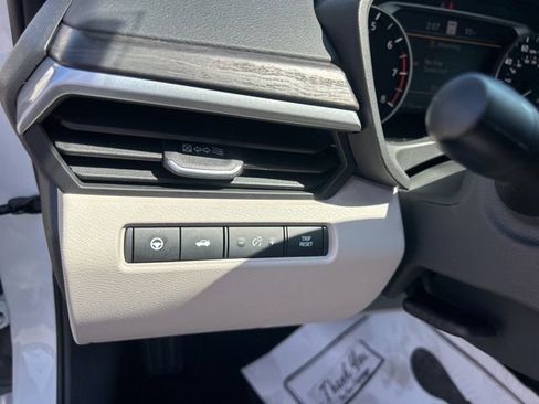 Used 2025 Nissan Altima 2.5 SL FWD image 18