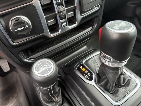 Used 2023 Jeep Wrangler Sahara w/ Cold Weather Group image 28