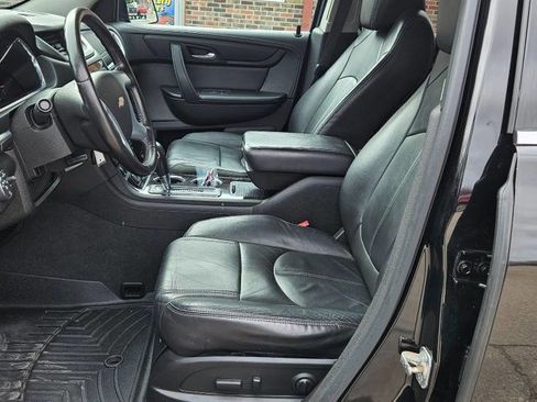 Used 2016 Chevrolet Traverse LT image 11