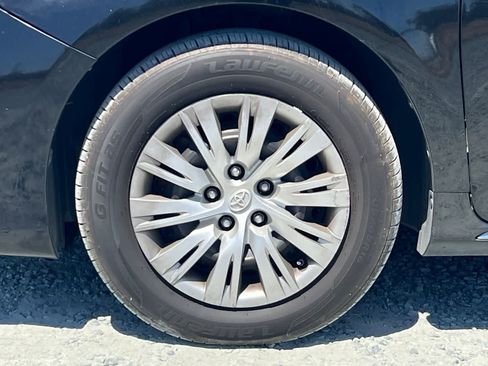 Used 2014 Toyota Camry LE FWD image 12
