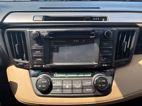 Used 2017 Toyota RAV4 XLE FWD image 28