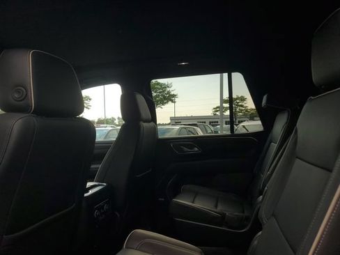 Used 2023 Chevrolet Tahoe Premier w/ Premium Package 2 AWD/4WD image 9