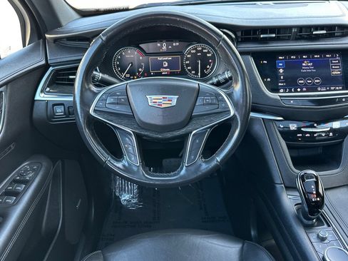 Certified 2022 Cadillac XT5 Premium Luxury FWD image 17