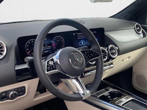 New 2025 Mercedes-Benz GLA 250 image 3