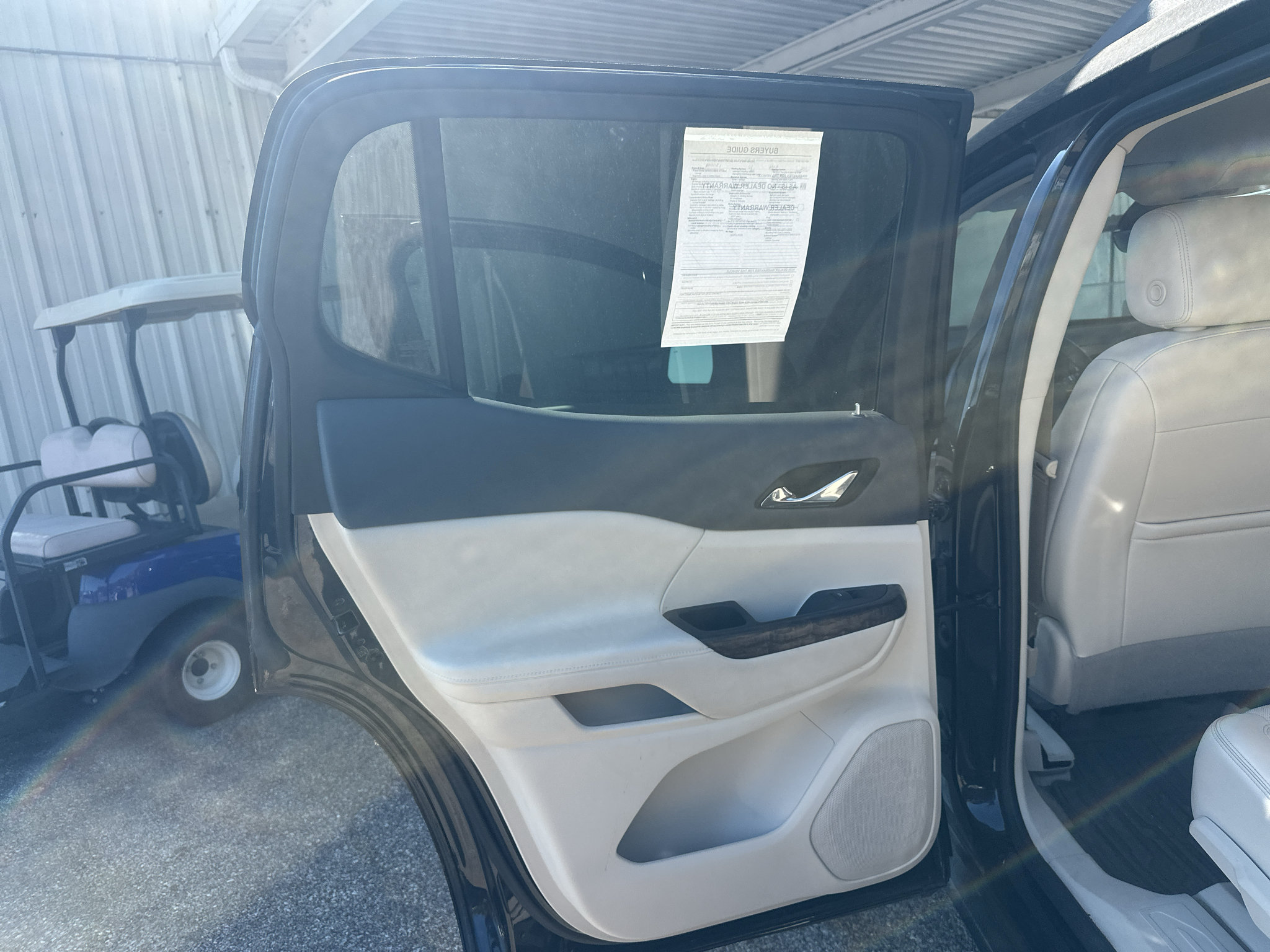 Used 2020 GMC Acadia Denali w/ Technology Package FWD image 17