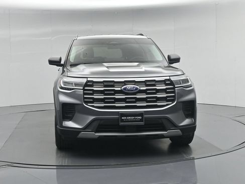 Certified 2025 Ford Explorer Active RWD image 32